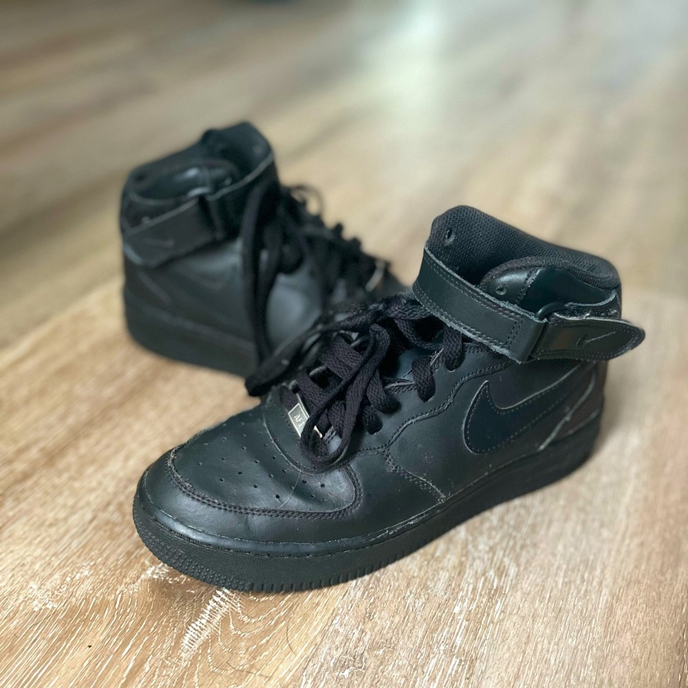 Matte Black Nike Air Force 1 Hightop